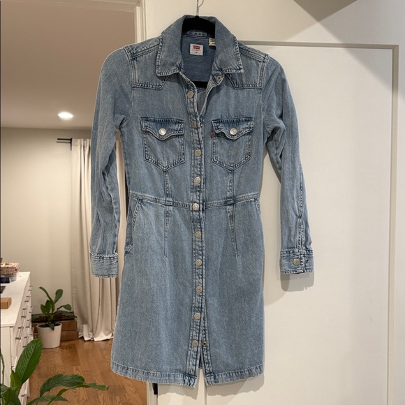 LEVI’S Denim Button-Up Dress - Picture 2 of 3